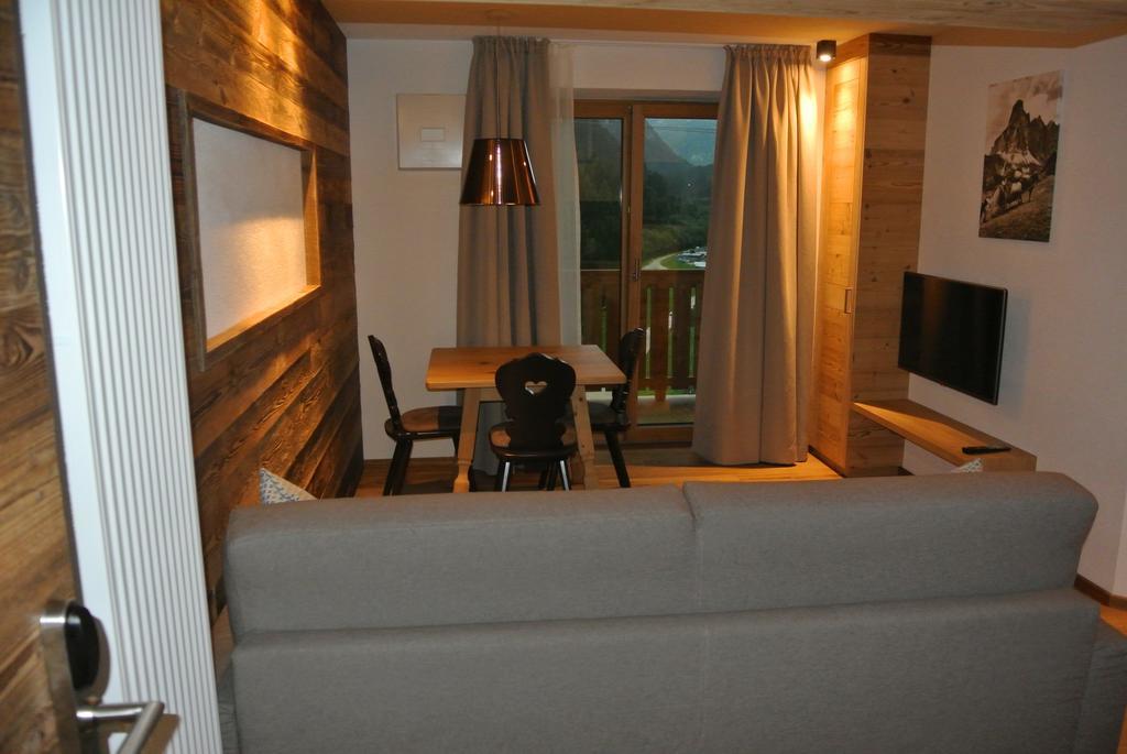 Chalet Prades Dolomiti Lodges لا فيلا الغرفة الصورة